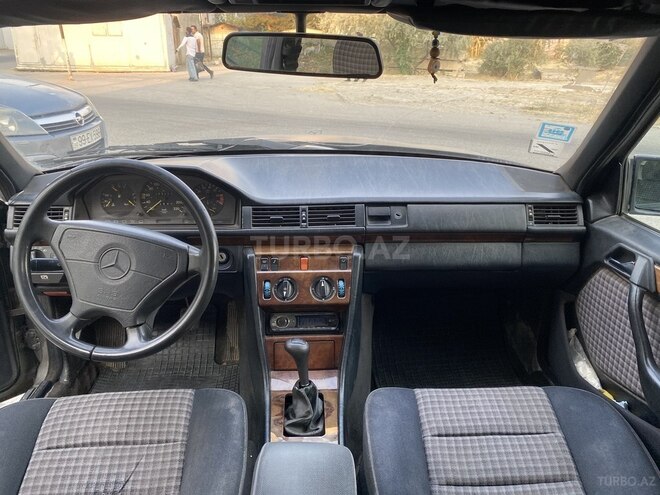 Mercedes E 230 1993, 280,000 km - 2.3 l - Sumqayıt