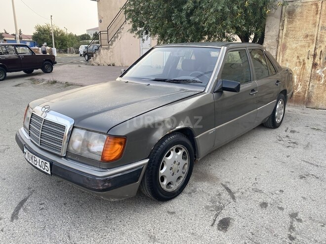 Mercedes E 230 1993, 280,000 km - 2.3 l - Sumqayıt