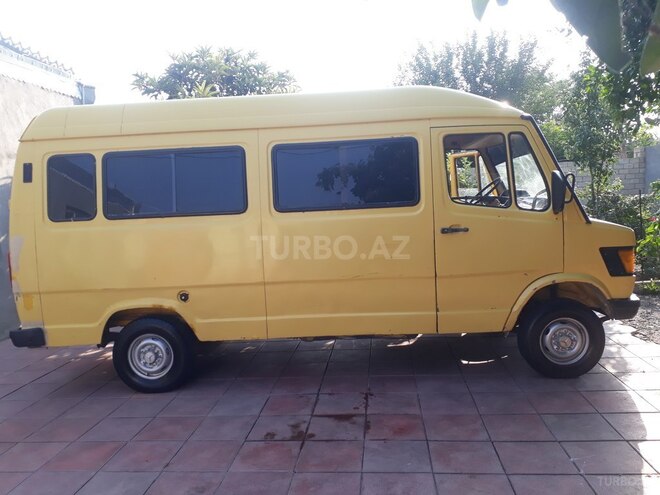 Mercedes 208 D 1990, 420,000 km - 2.0 л - Tərtər