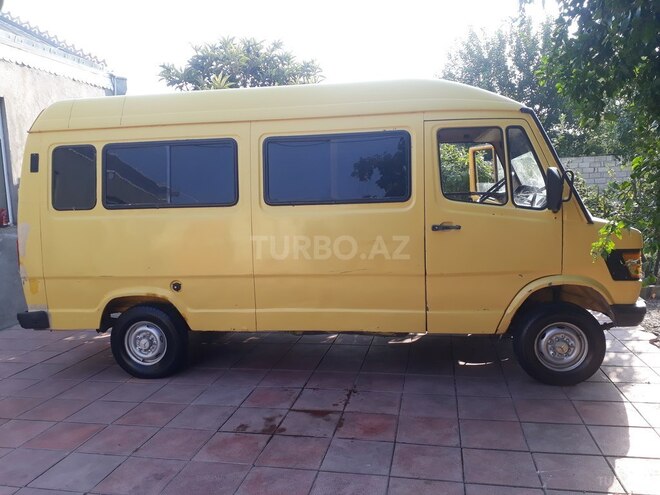Mercedes 208 D 1990, 420,000 km - 2.0 л - Tərtər
