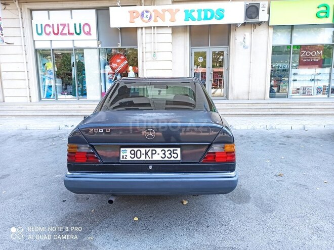 Mercedes E 200 1992, 195,637 km - 2.0 l - Bakı