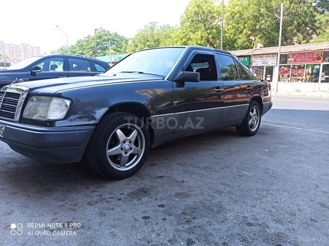 Mercedes E 200 1992, 195,637 km - 2.0 l - Bakı