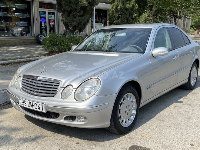 Mercedes E 270 2002, 290,000 km - 2.7 л - Yevlax