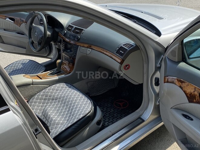 Mercedes E 270 2002, 290,000 km - 2.7 л - Yevlax