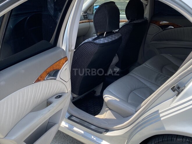 Mercedes E 270 2002, 290,000 km - 2.7 л - Yevlax