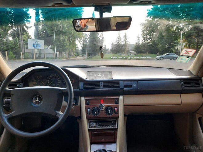Mercedes E 230 1987, 465,000 km - 2.3 l - Mingəçevir