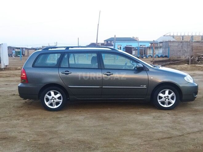 Toyota Corolla 2006, 176,000 km - 1.4 l - Bakı
