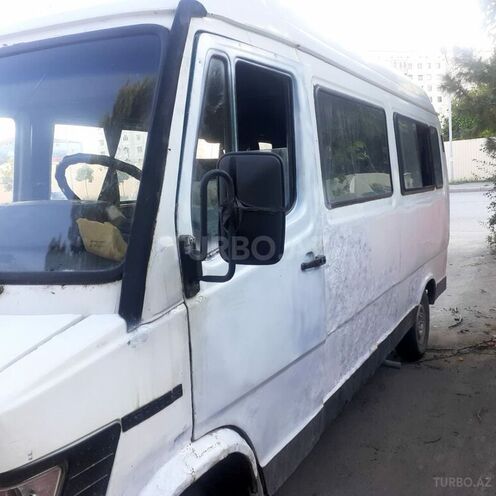 Mercedes 208 D 1993, 190,000 km - 2.5 l - Gəncə