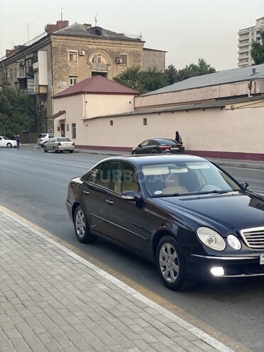 Mercedes E 240 2003, 279,500 km - 2.6 l - Bakı