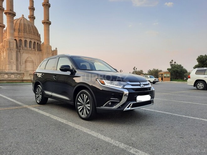 Mitsubishi Outlander 2019, 16,254 km - 2.4 l - Bakı