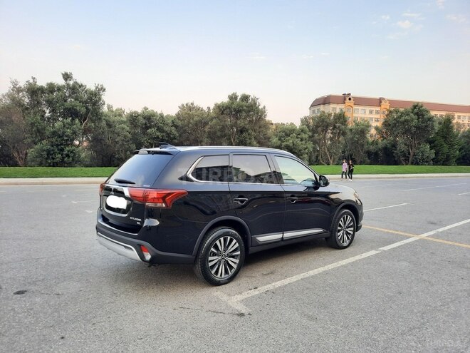 Mitsubishi Outlander 2019, 16,254 km - 2.4 l - Bakı
