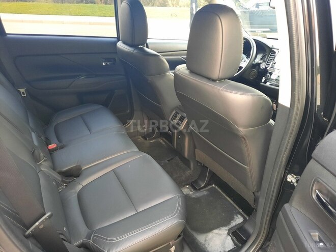 Mitsubishi Outlander 2019, 16,254 km - 2.4 l - Bakı