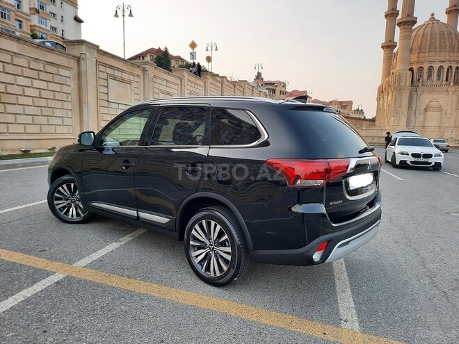Mitsubishi Outlander 2019, 16,254 km - 2.4 l - Bakı