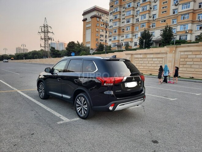 Mitsubishi Outlander 2019, 16,254 km - 2.4 l - Bakı