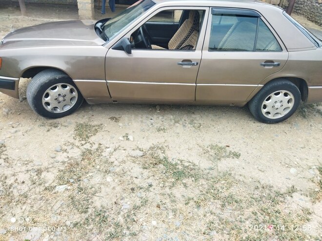 Mercedes E 200 1996, 372,000 km - 2.0 l - Dəliməmmədli