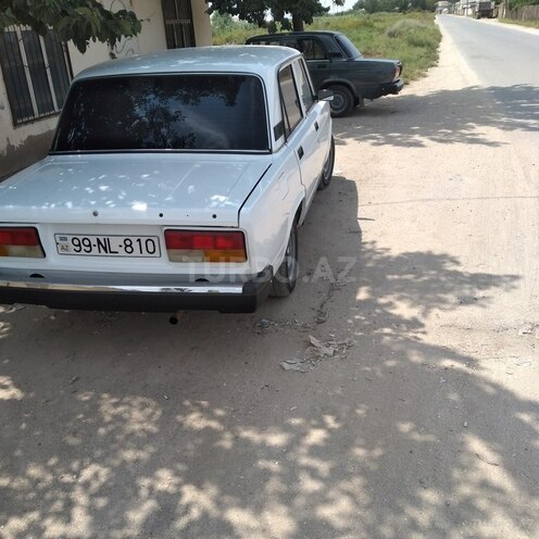 LADA (VAZ) 2107 2003, 90,000 km - 1.6 l - Salyan
