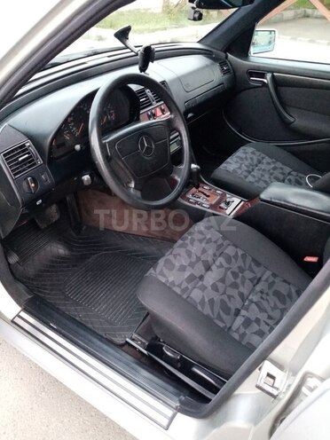 Mercedes C 200 1999, 238,145 km - 2.0 л - Yevlax