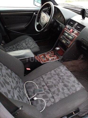 Mercedes C 200 1999, 238,145 km - 2.0 л - Yevlax