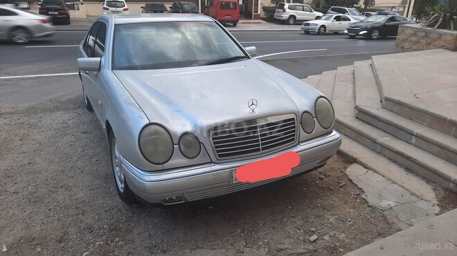 Mercedes E 240 1998, 282,000 km - 2.4 l - Bakı