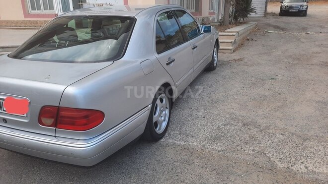 Mercedes E 240 1998, 282,000 km - 2.4 l - Bakı