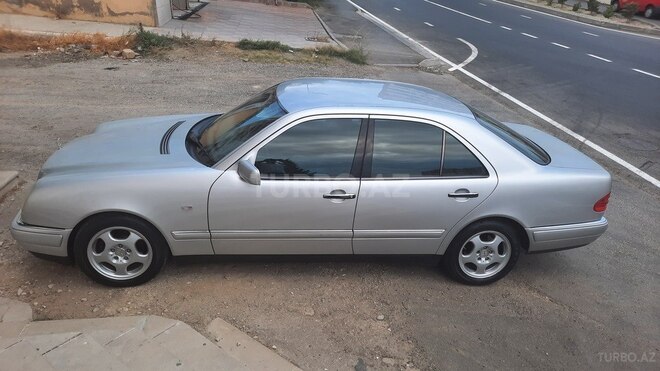 Mercedes E 240 1998, 282,000 km - 2.4 l - Bakı