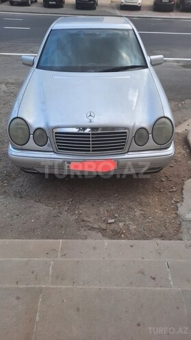 Mercedes E 240 1998, 282,000 km - 2.4 l - Bakı