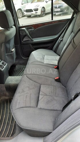 Mercedes E 240 1998, 282,000 km - 2.4 l - Bakı
