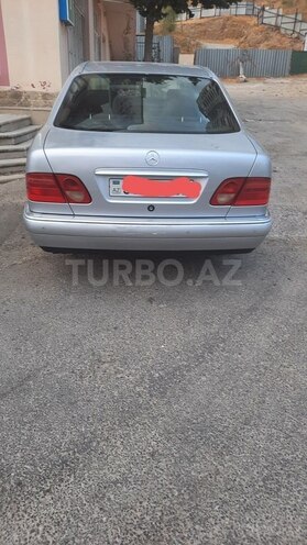 Mercedes E 240 1998, 282,000 km - 2.4 l - Bakı