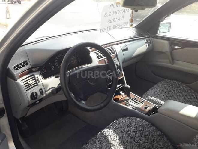 Mercedes E 230 1995, 318,000 km - 2.3 l - Bakı