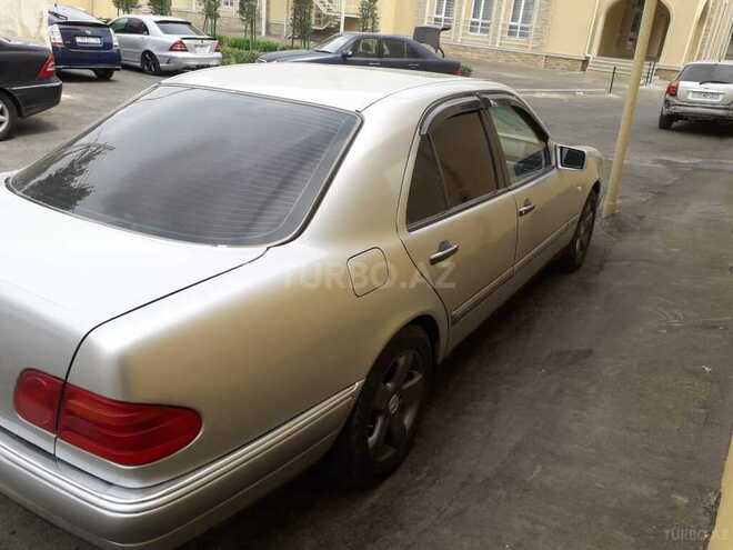 Mercedes E 230 1995, 318,000 km - 2.3 l - Bakı