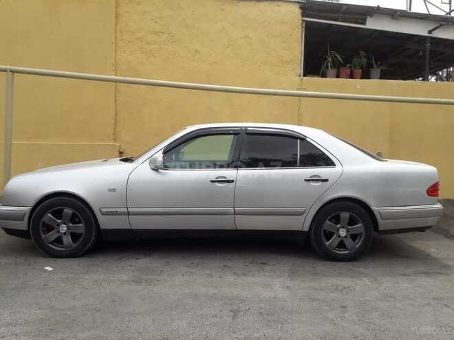 Mercedes E 230 1995, 318,000 km - 2.3 l - Bakı