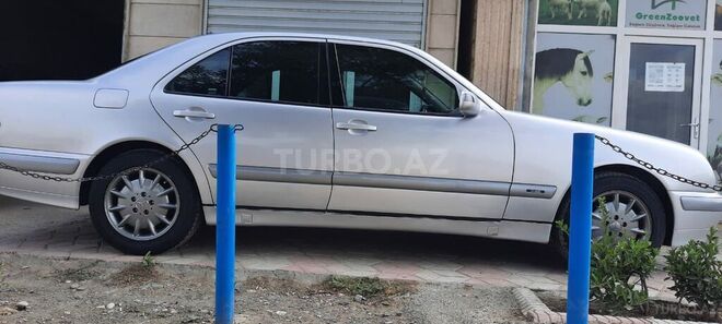Mercedes E 220 2000, 409,000 km - 2.2 l - Ağcabədi