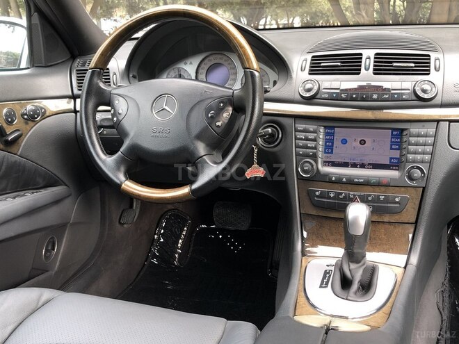 Mercedes E 320 2002, 289,000 km - 3.2 l - Bakı