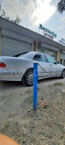 Mercedes E 220 2000, 409,000 km - 2.2 l - Ağcabədi
