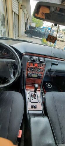 Mercedes E 220 2000, 409,000 km - 2.2 l - Ağcabədi