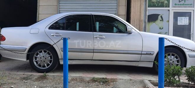 Mercedes E 220 2000, 409,000 km - 2.2 l - Ağcabədi