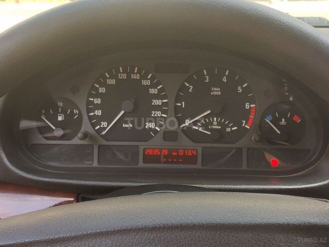BMW 318 1999, 284,000 km - 1.9 l - Bakı