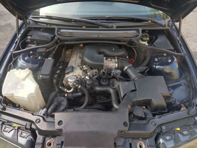 BMW 318 1999, 284,000 km - 1.9 l - Bakı