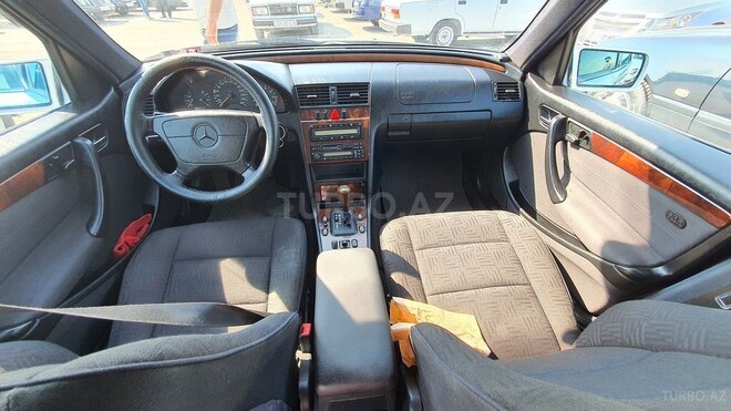 Mercedes C 240 1998, 210,000 km - 2.4 l - Bakı