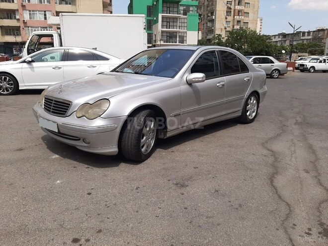 Mercedes C 220 2001, 365,000 km - 2.2 л - Bakı