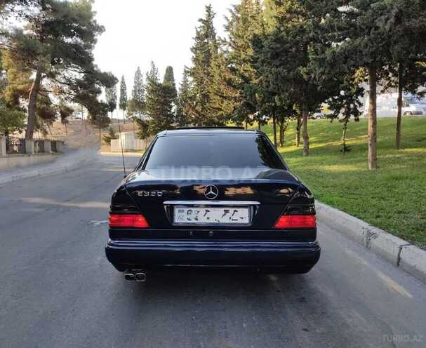 Mercedes E 220 1995, 205,000 km - 2.2 л - Bakı