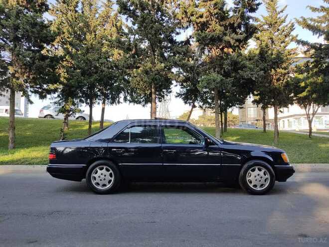 Mercedes E 220 1995, 205,000 km - 2.2 л - Bakı