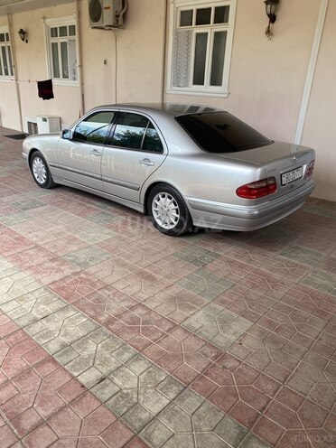 Mercedes E 240 2000, 220,000 km - 2.4 l - Gəncə