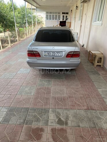 Mercedes E 240 2000, 220,000 km - 2.4 l - Gəncə