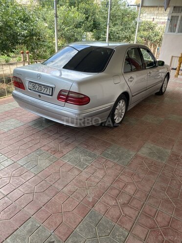 Mercedes E 240 2000, 220,000 km - 2.4 l - Gəncə