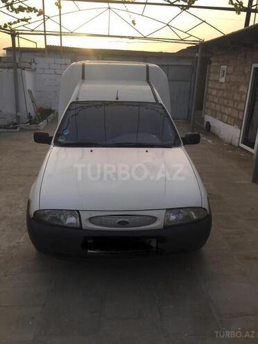 Ford Courier 1998, 63,000 km - 1.3 л - Salyan