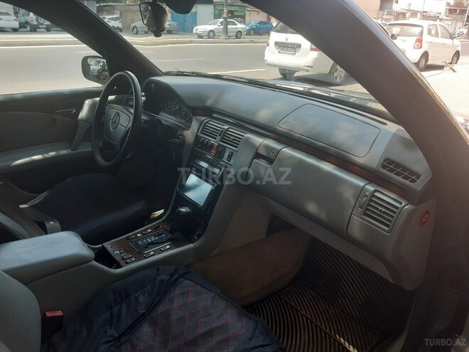 Mercedes E 320 1996, 213,000 km - 3.2 l - Bakı