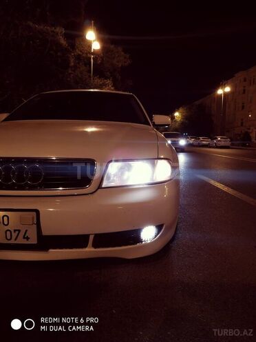 Audi A4 2001, 351,000 km - 1.8 l - Bakı
