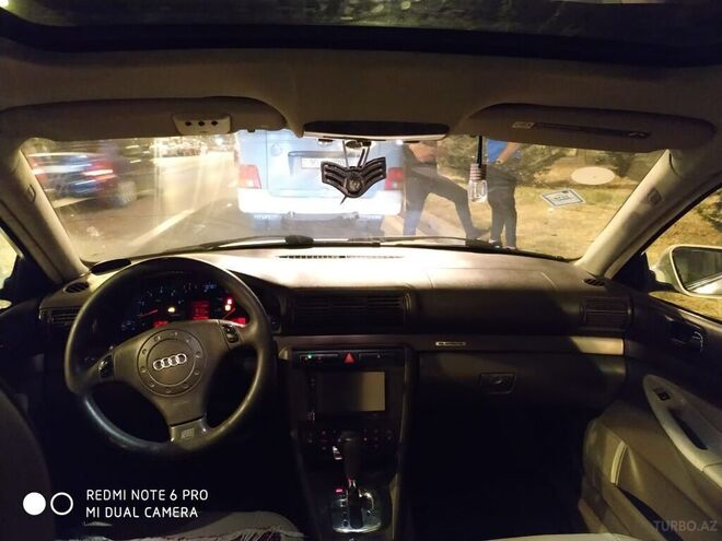 Audi A4 2001, 351,000 km - 1.8 l - Bakı