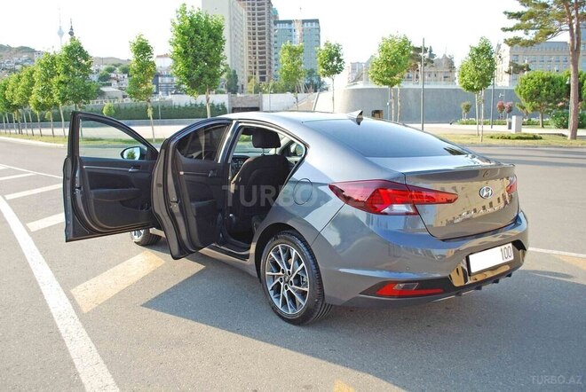 Hyundai Elantra 2020, 28,000 km - 2.0 l - Bakı